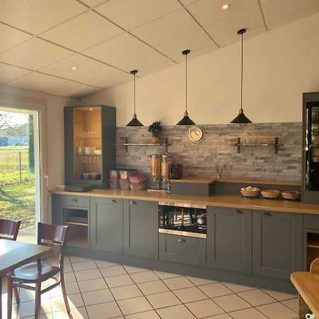 Mape Hotel Dampierre-en-Burly Esterno foto