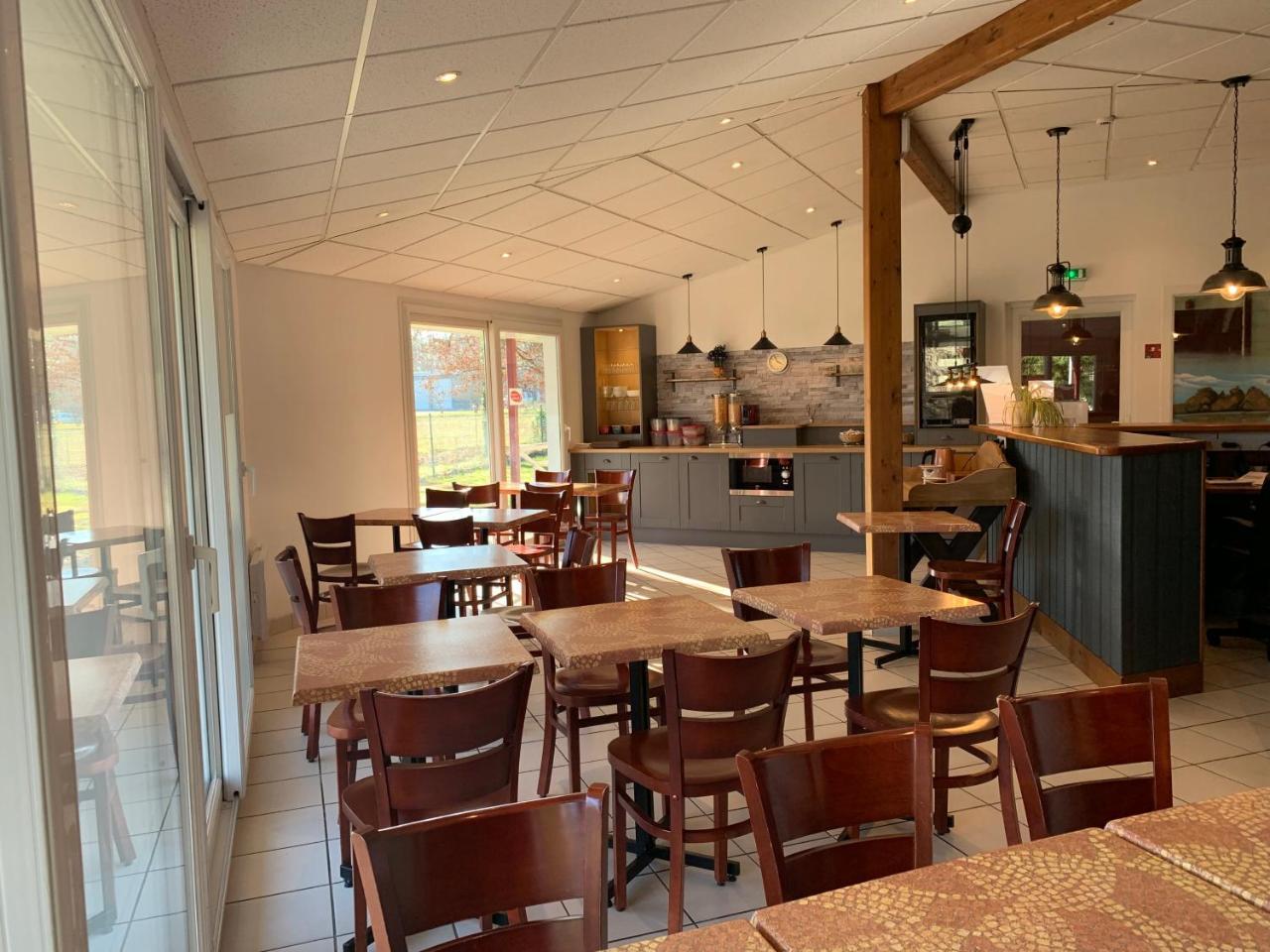 Mape Hotel Dampierre-en-Burly Esterno foto