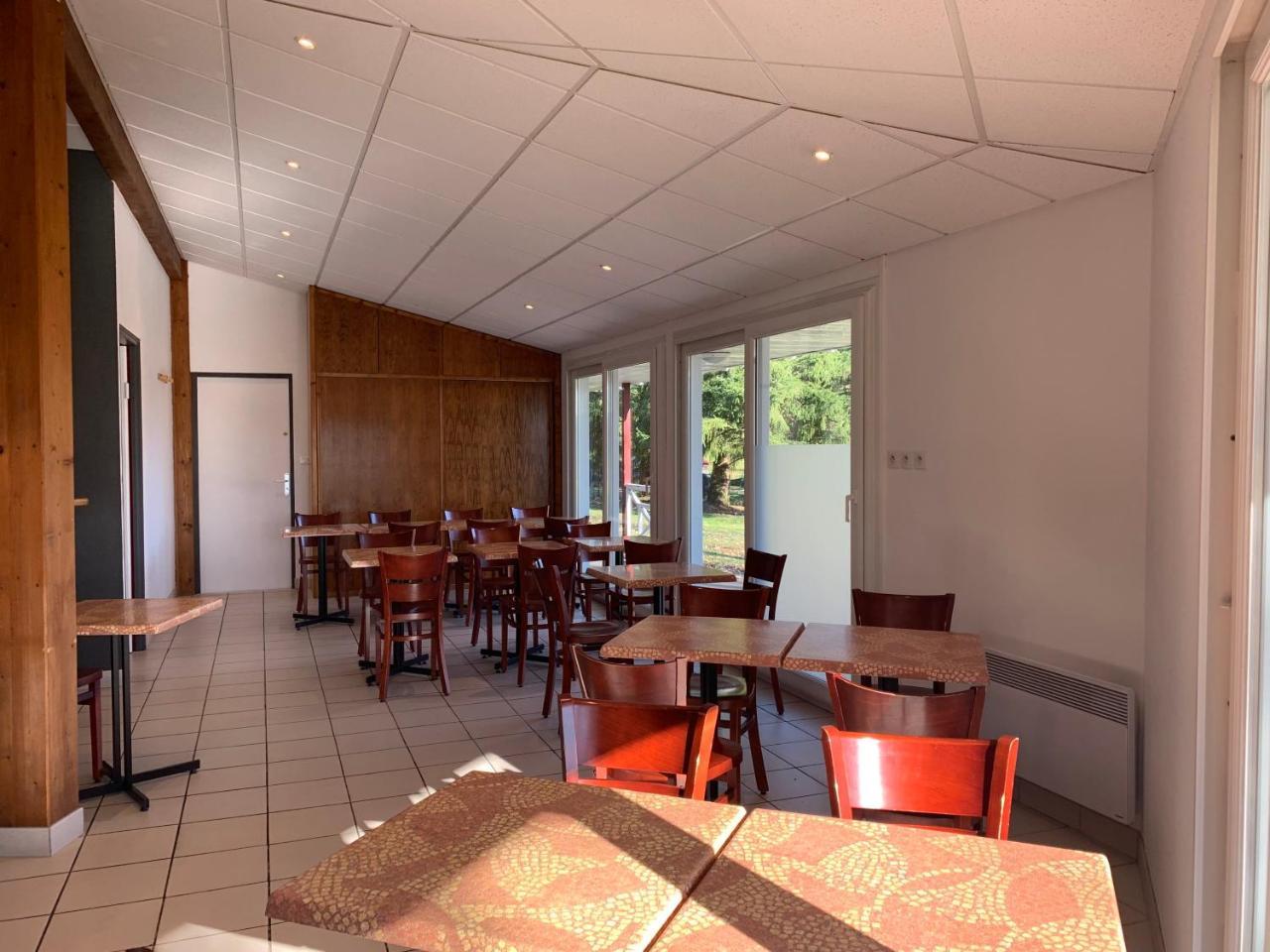 Mape Hotel Dampierre-en-Burly Esterno foto