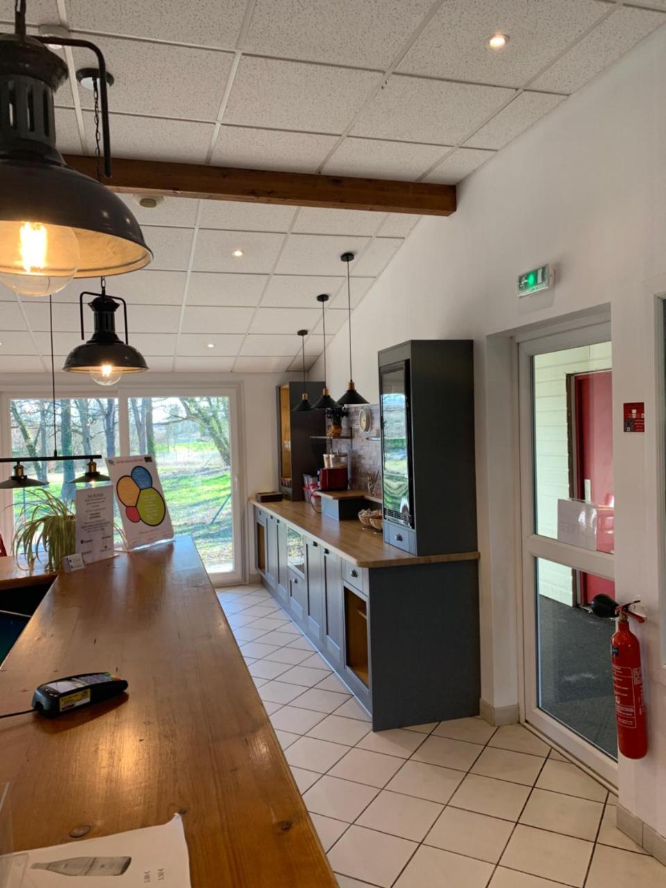 Mape Hotel Dampierre-en-Burly Esterno foto