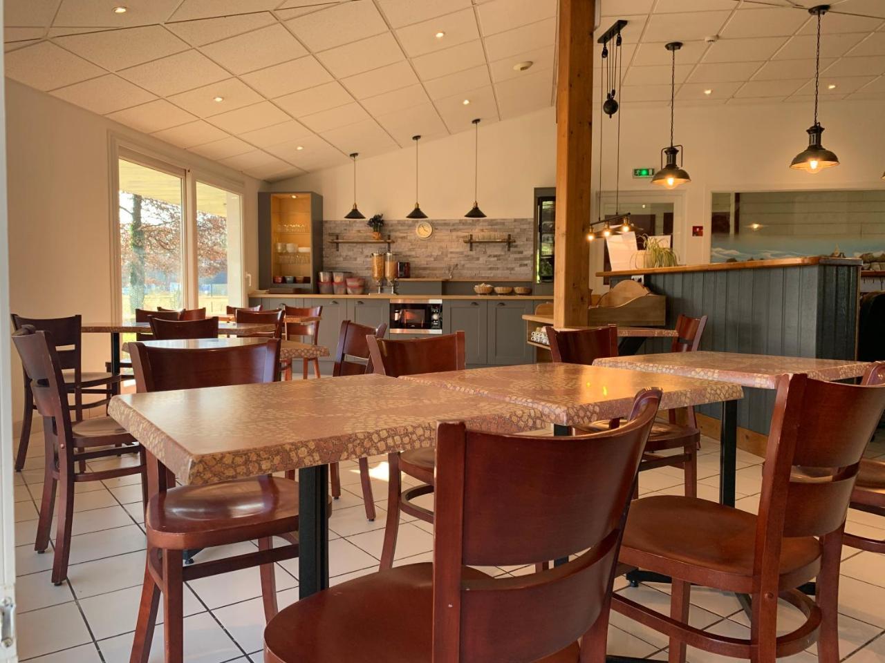 Mape Hotel Dampierre-en-Burly Esterno foto