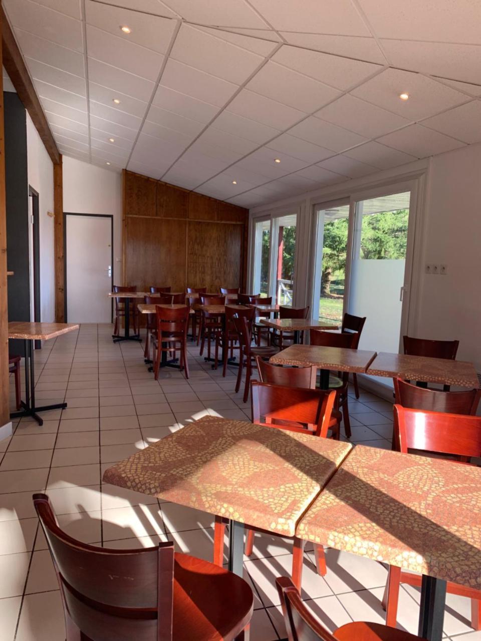 Mape Hotel Dampierre-en-Burly Esterno foto