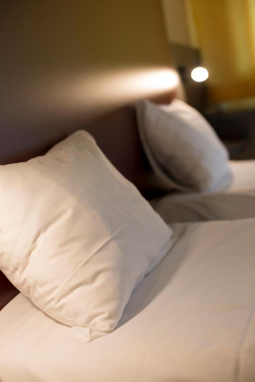Mape Hotel Dampierre-en-Burly Esterno foto